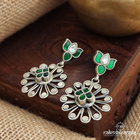 Graceful Green Kundan Earrings (C3561)