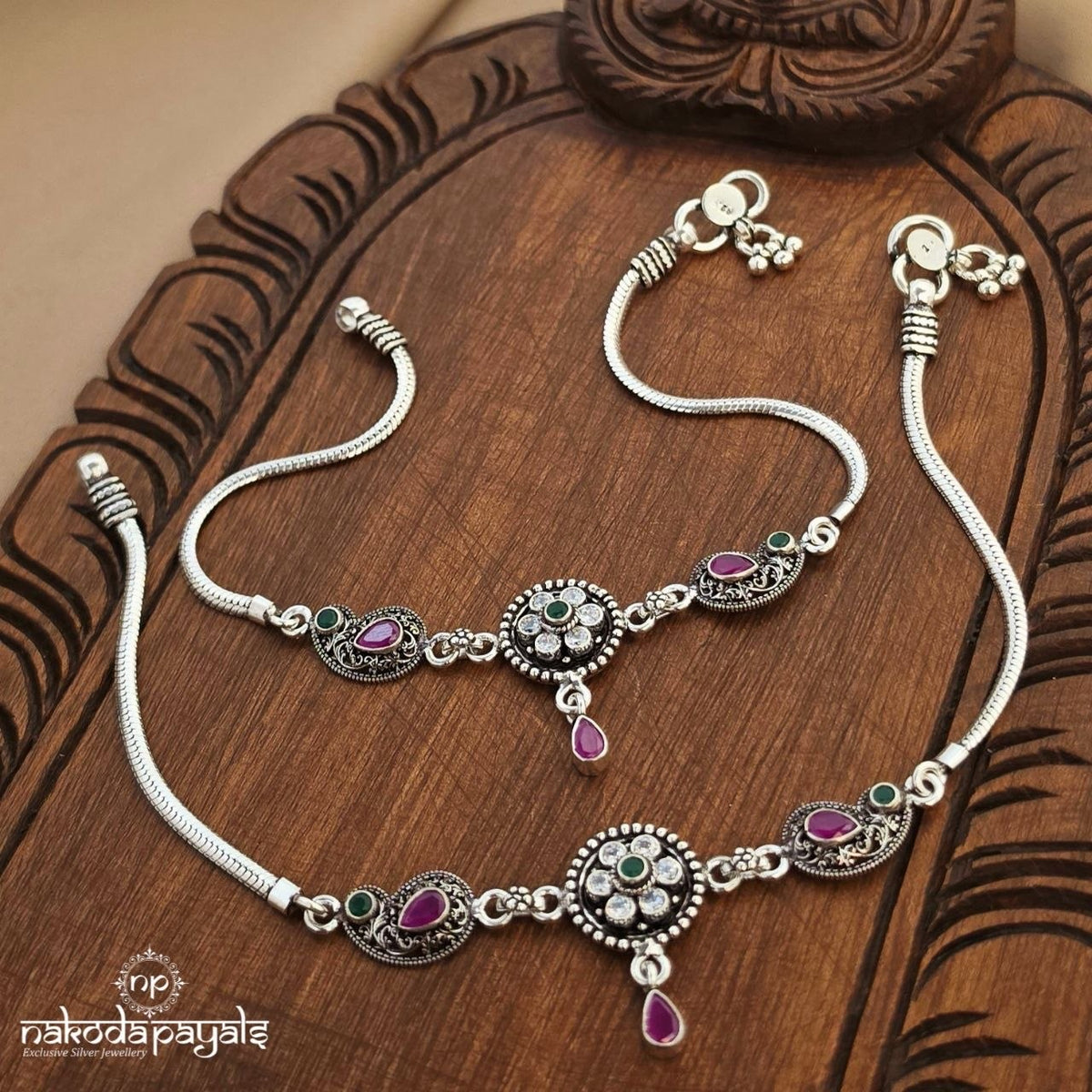 White Floral Anklets (A7155)
