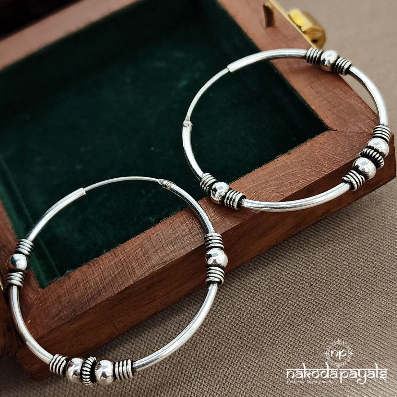 Loop Luxe Ball Hoops Earrings (St3621)