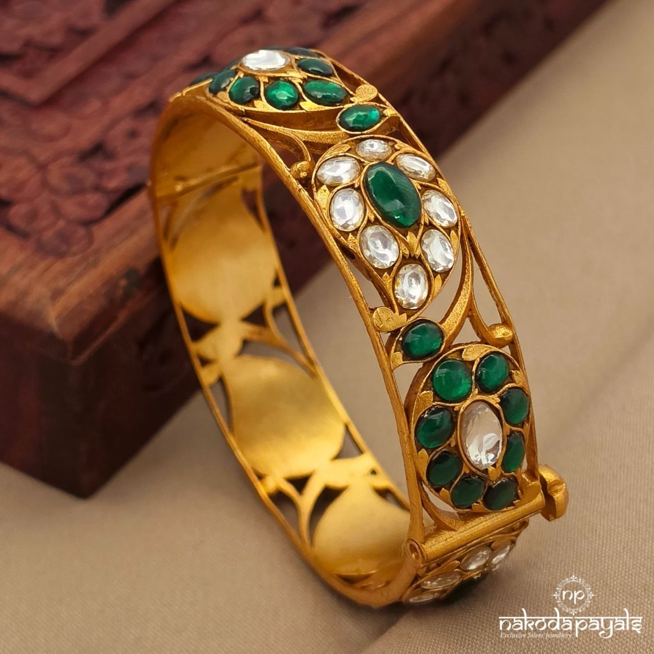 Green  Mango Kundan Kada (Gk3334)