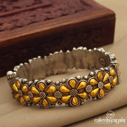 Floral Screw Kada (K6325)