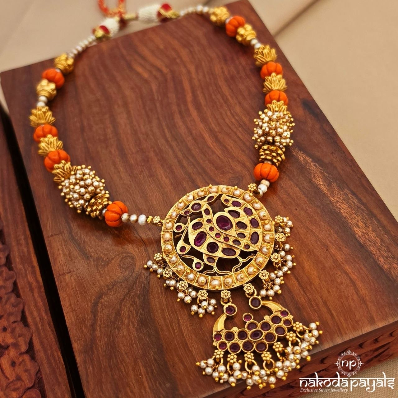 Coral Ball Neckpiece (Gn10482)