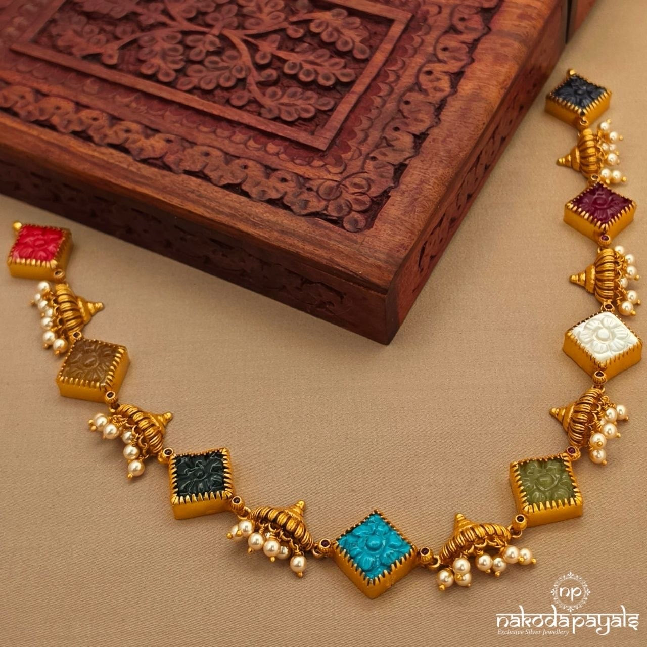 Multicoloured Cubical Pearl Drops Neckpiece (Gn10285)