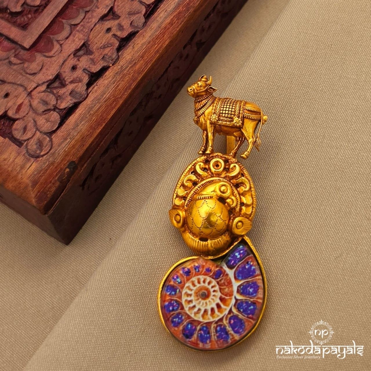 Graceful Nandi Pendant (Gp2329)