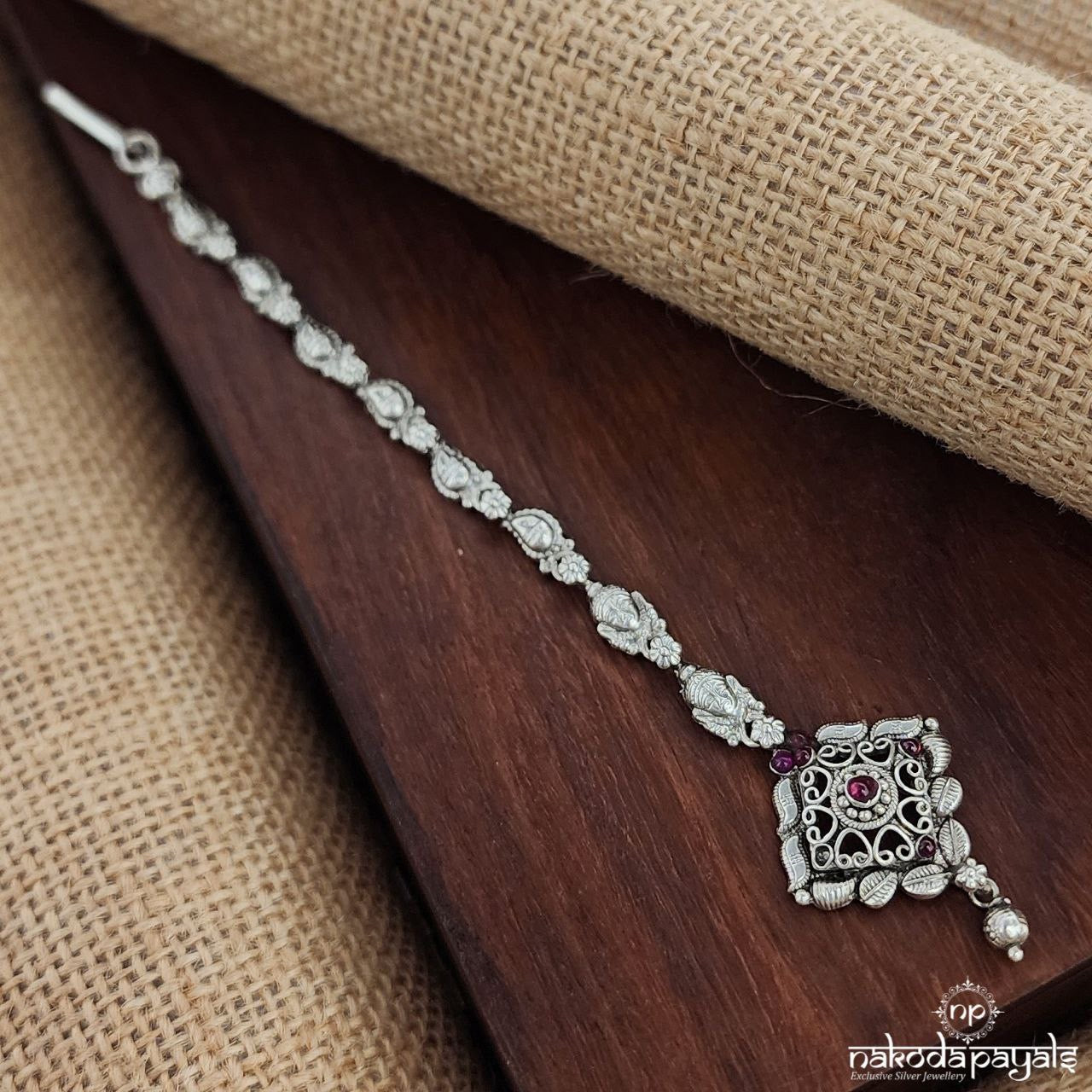 Durga Ball Drop Maang Tika (M0436)