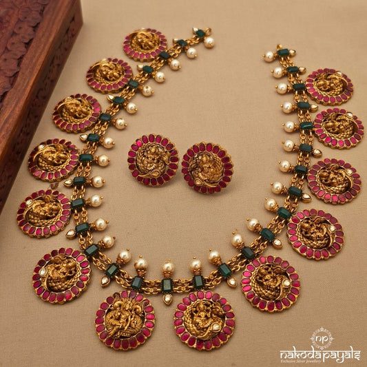 Graceful Kundan Neckpiece With Earrings (Gn10433)