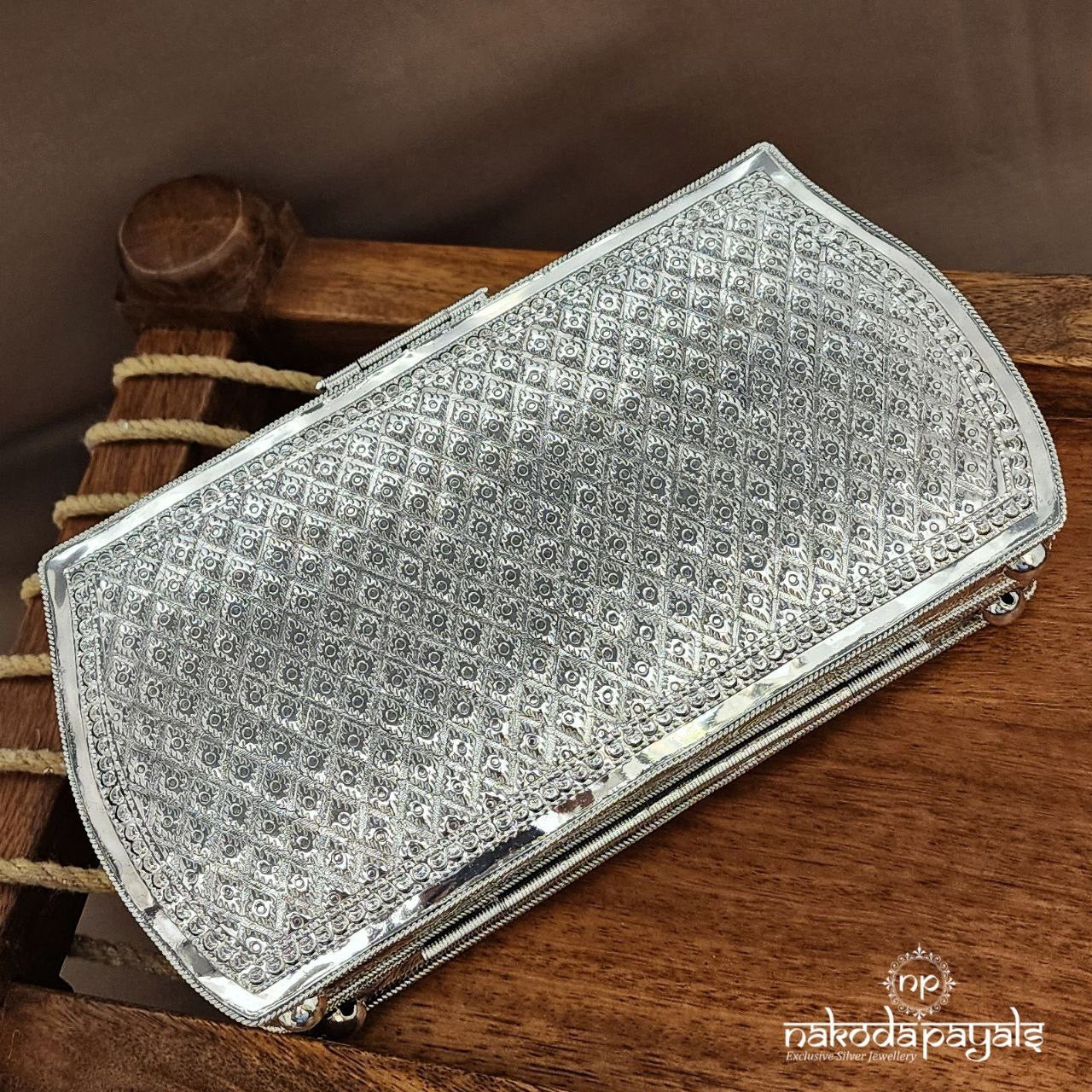 Elegant Gleam Clutch (Esa305)