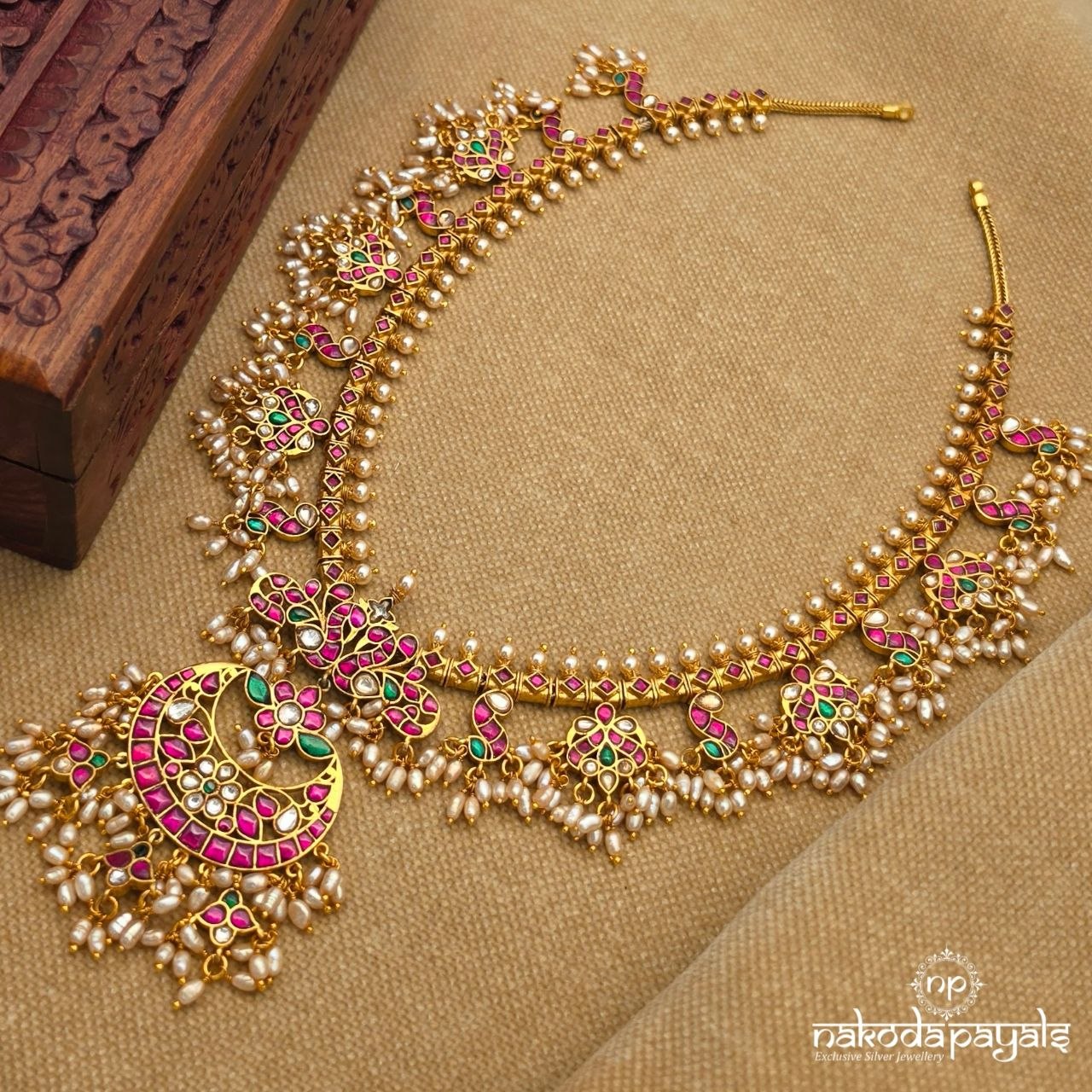 Half Moon Kundan Neckpiece (Gn10513P)