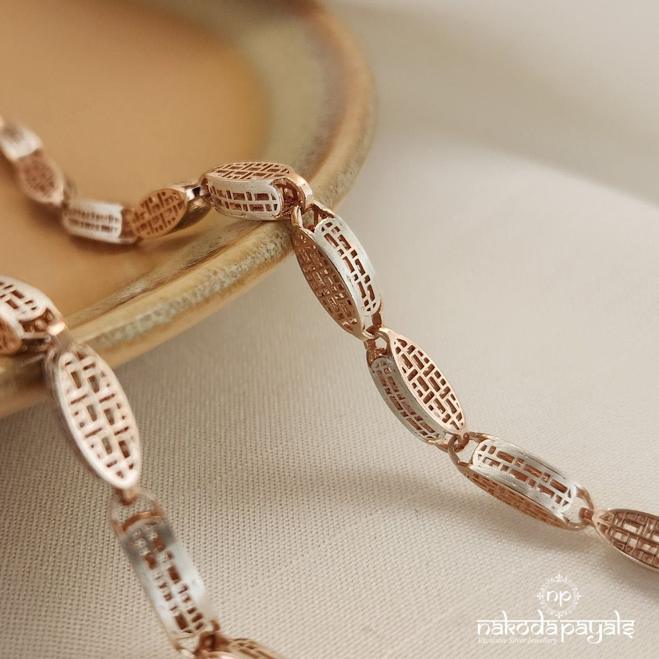 Bold Rose Gold Link Men’s Neckchain (Mc0869)