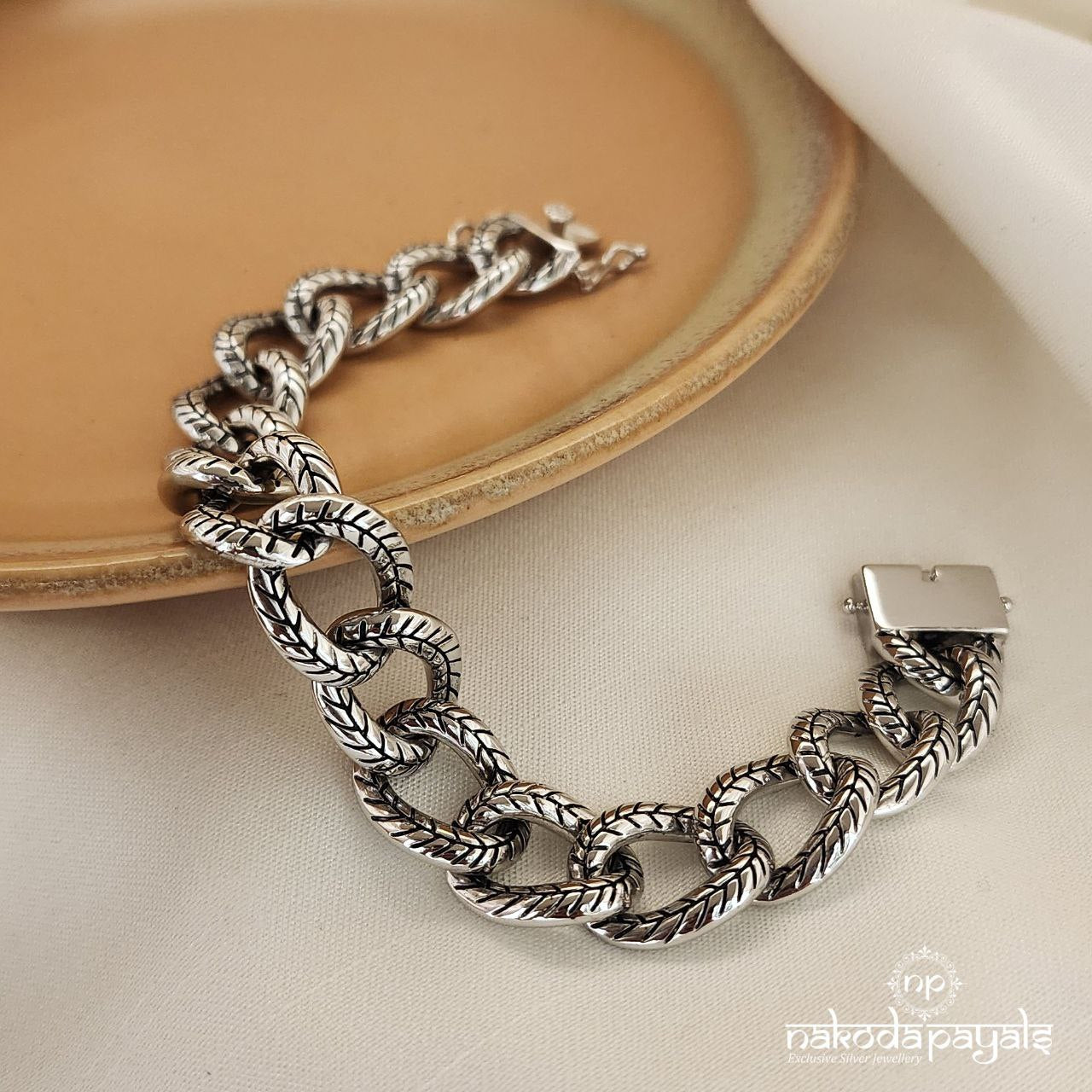 Classic Linked Men’s Bracelet (Mc0875)