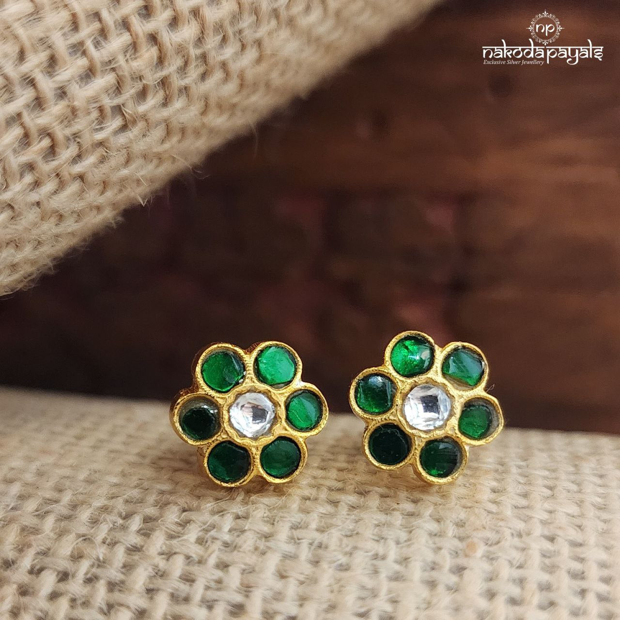 Gracious Green Kundan Studs (Ge8334)