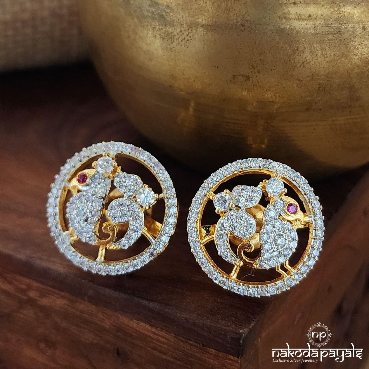Peacock Embrace Studs (Ge8407)