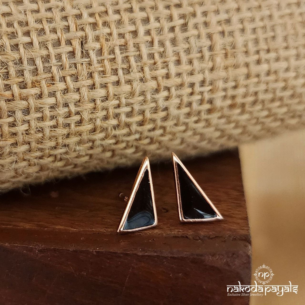 Black Shard Enamel Studs (St3019)