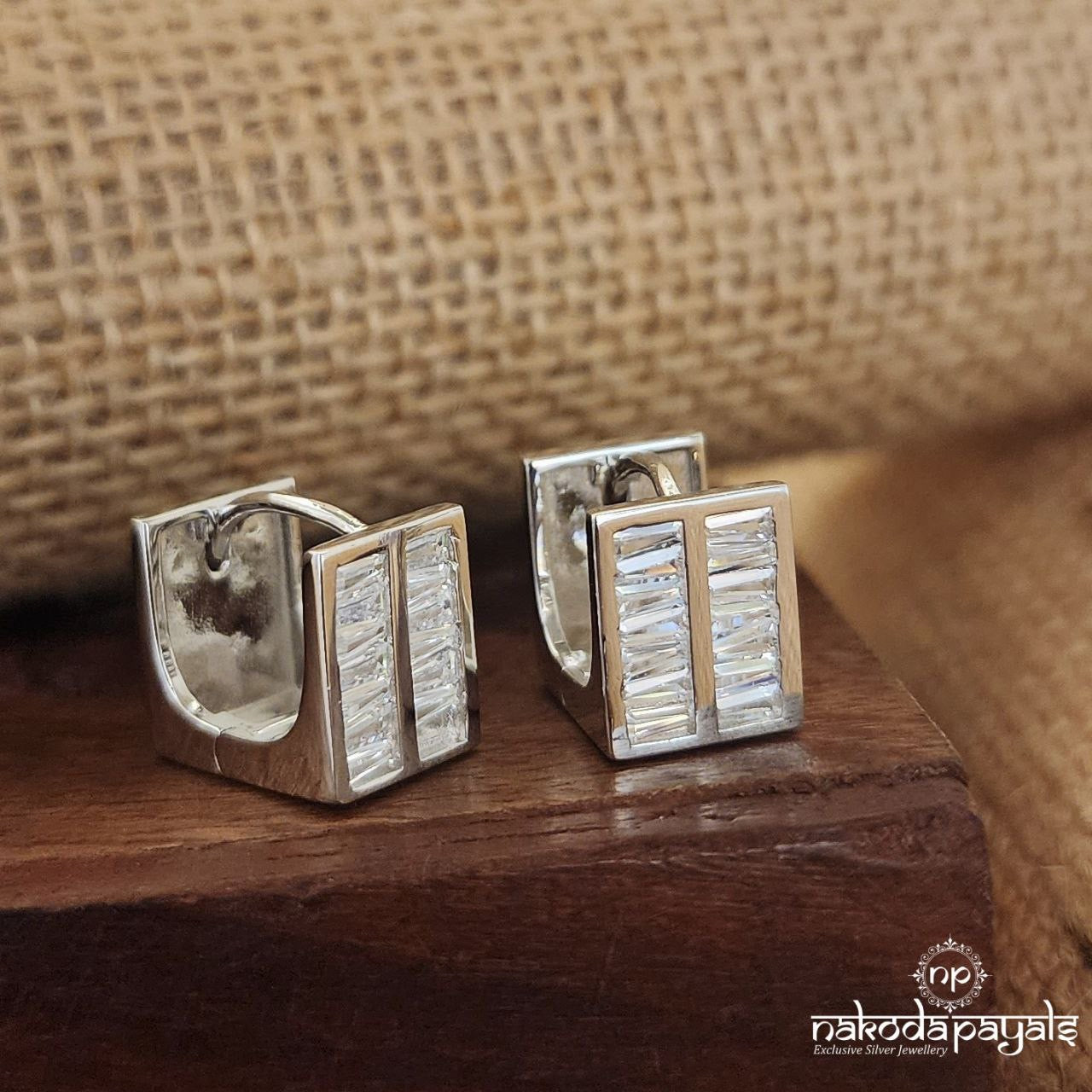 Classic Sparkling Studs (St3002)