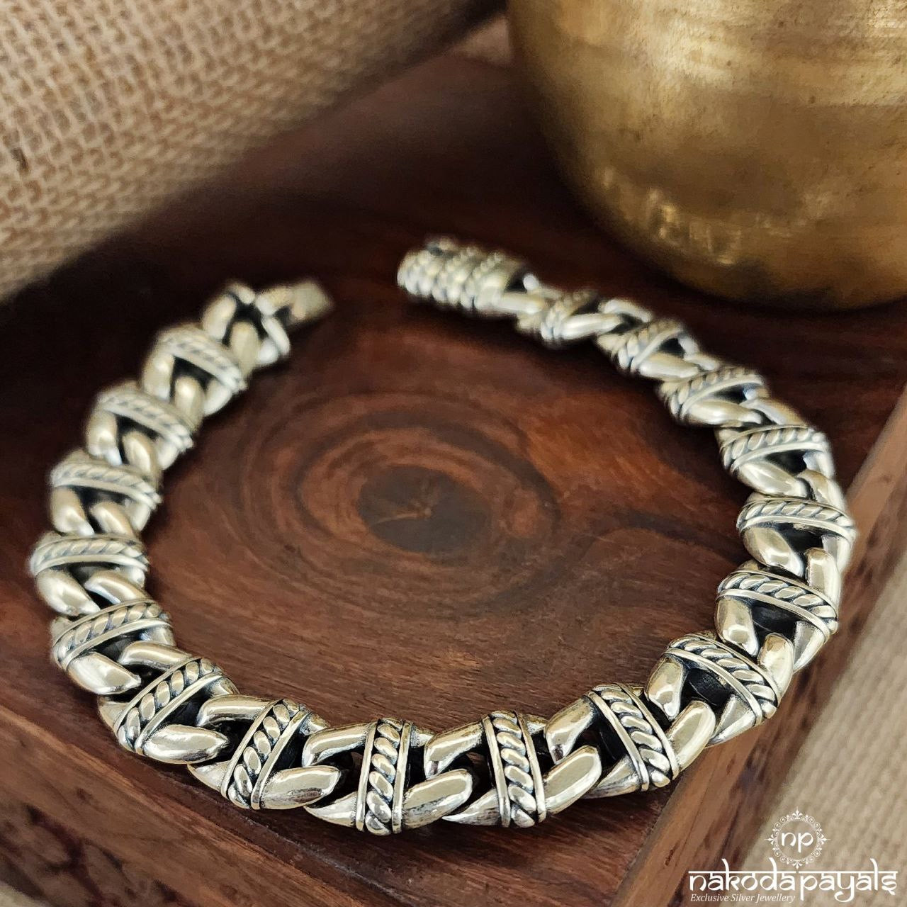 Alpha Bond Linked Bracelet (Mc0883)