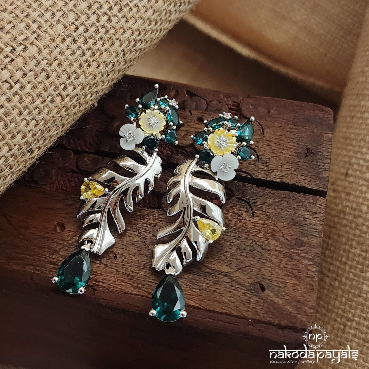 Leaflight MOP Earrings (St3235)