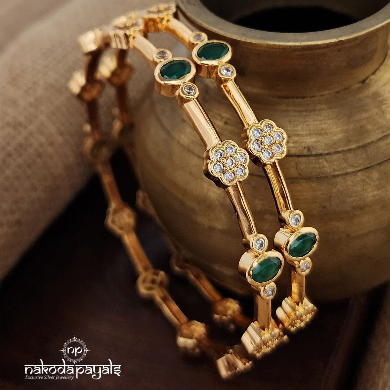 Green Bangles Pair (Gk2957)