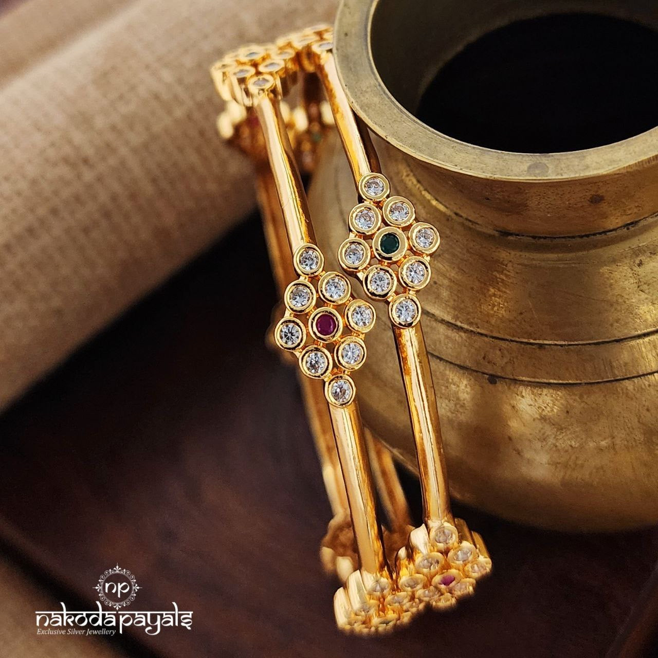 Elegant Kemp Bangles Pair (Gk2951)