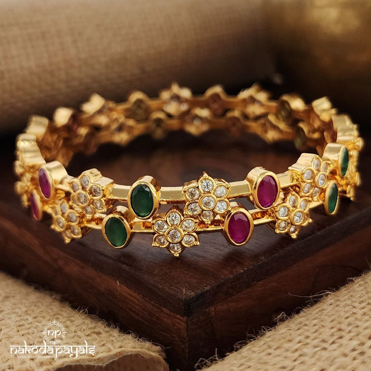 Sparkling Kemp Bangles Pair (Gk2941)