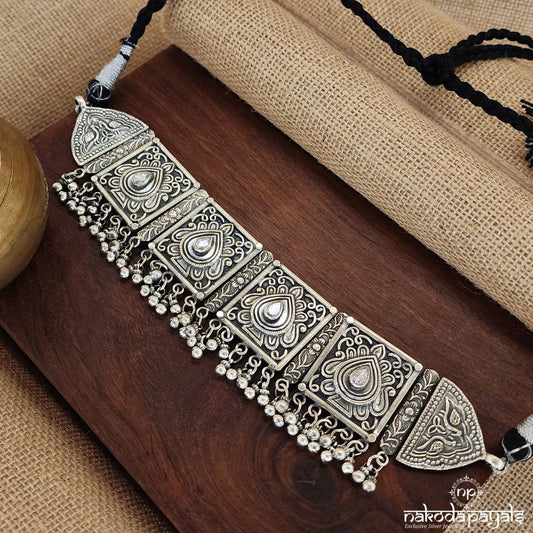 Square White Leaf Choker (N10273)