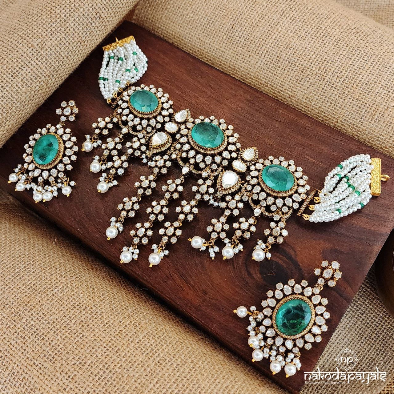 Royal Green Head Turner Moissanite Choker With Earrings (Gn8443)