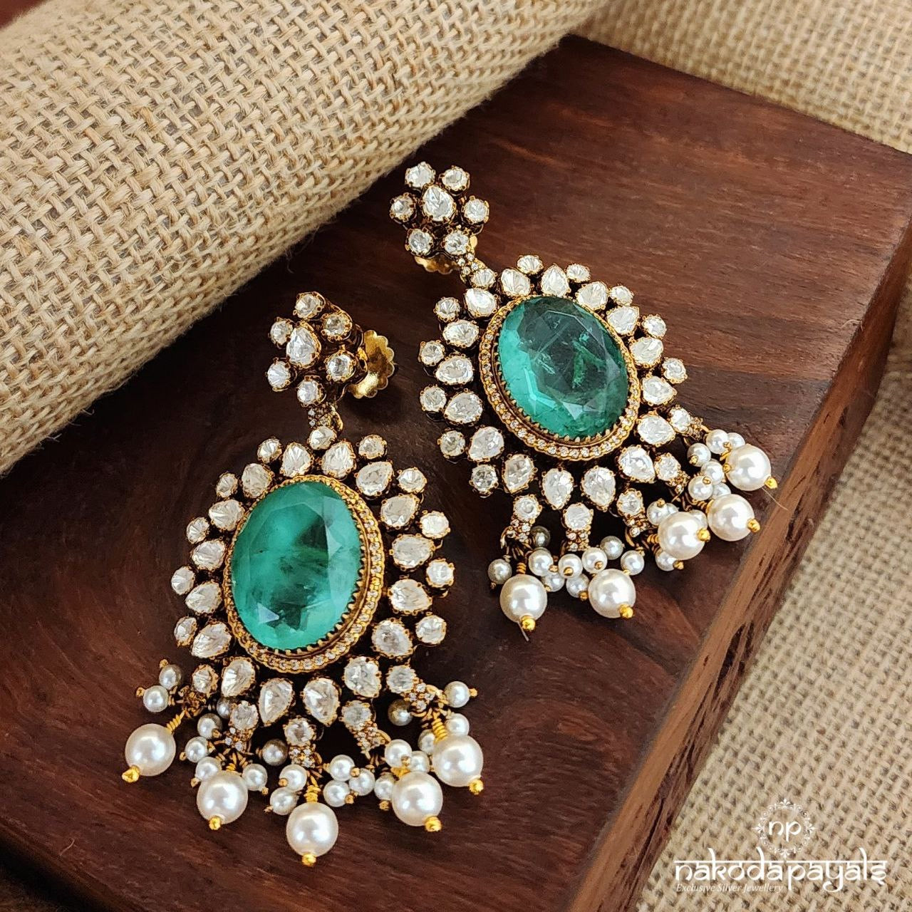 Royal Green Head Turner Moissanite Choker With Earrings (Gn8443)