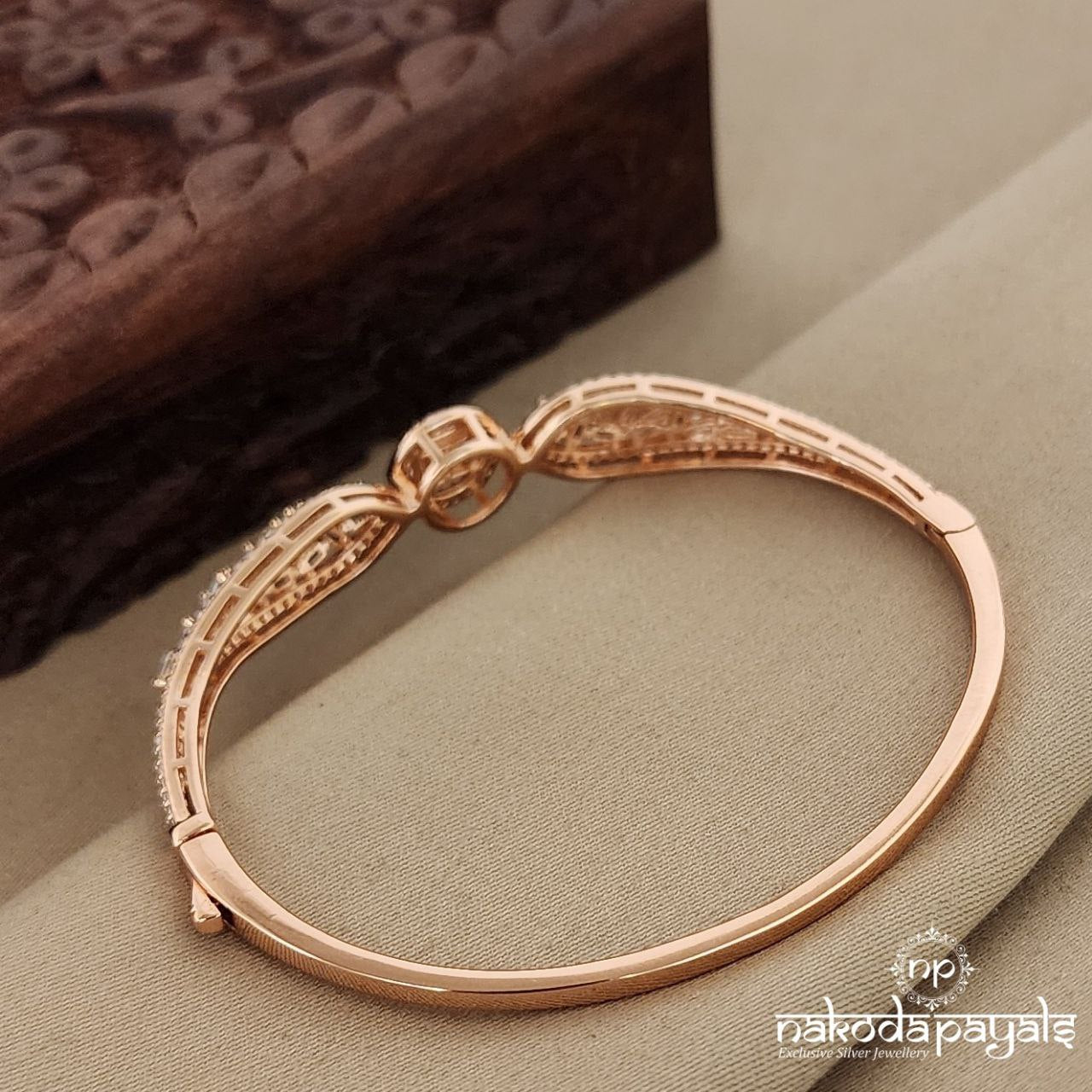 Divine Rose Gold Single Openable Kada (Sk1026)