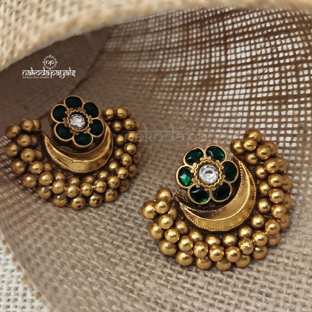 Half Moon Green Floral Studs (Ge7803)