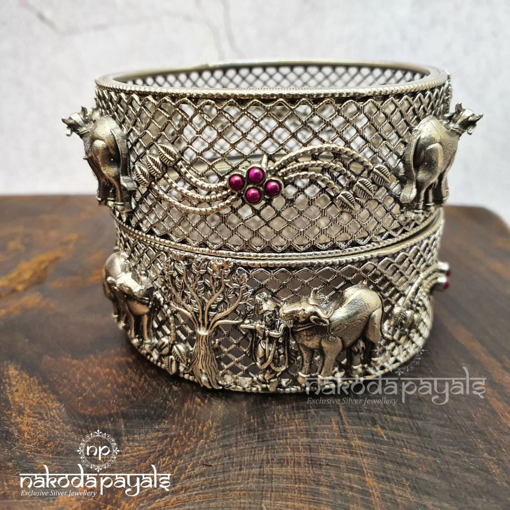 Buy Silver Bracelets & Bangles for Women by Praavy Online | Ajio.com