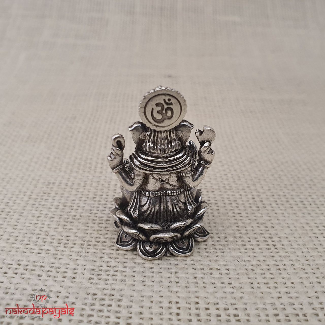 Solid Traditional Ganesha Idol (Aa1600)