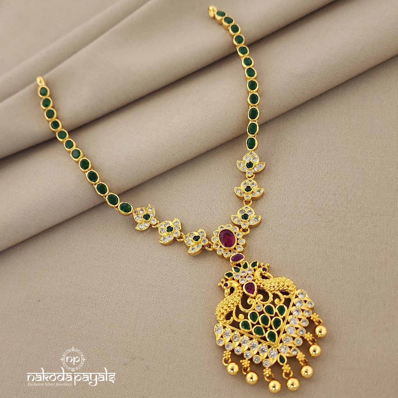 Distinguished Short Peacock Neckpiece (Gn6008)