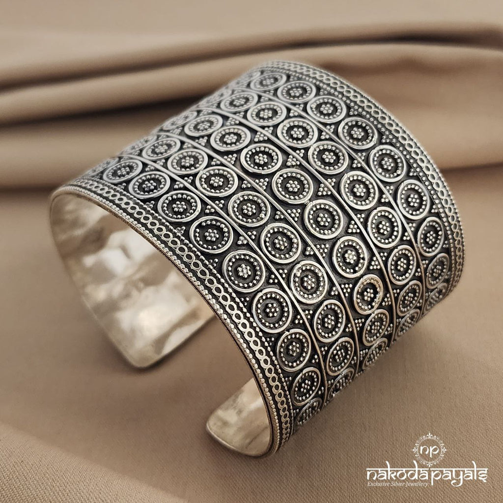 Circled Carved Cuff Kada Single (K4056)