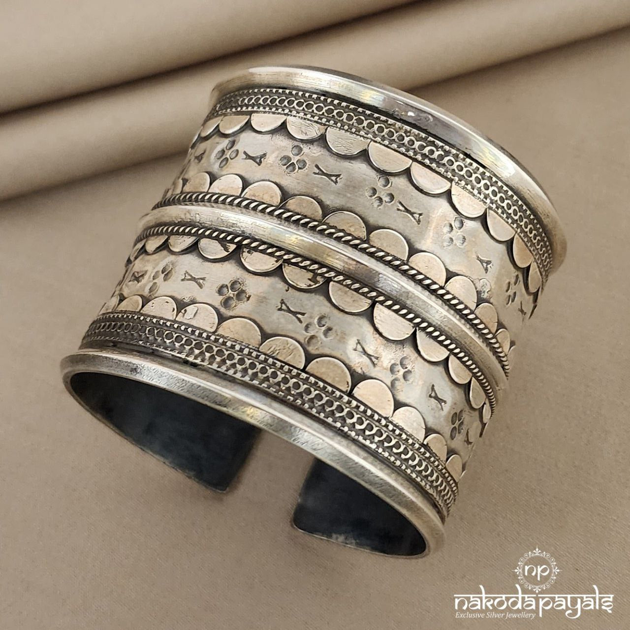 Oxidised Cuff Kada (K4066)