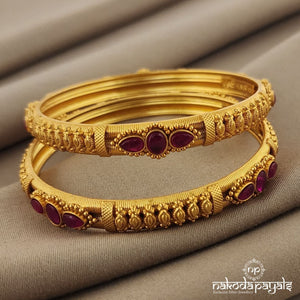 Red Bangle Pair (GK2342)⁸