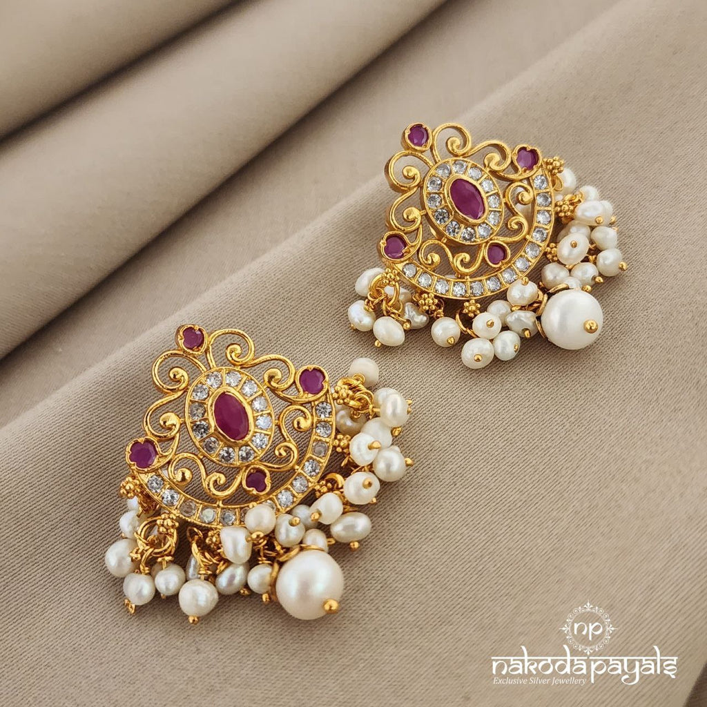 Captivating Pearly Studs (Ge6104)