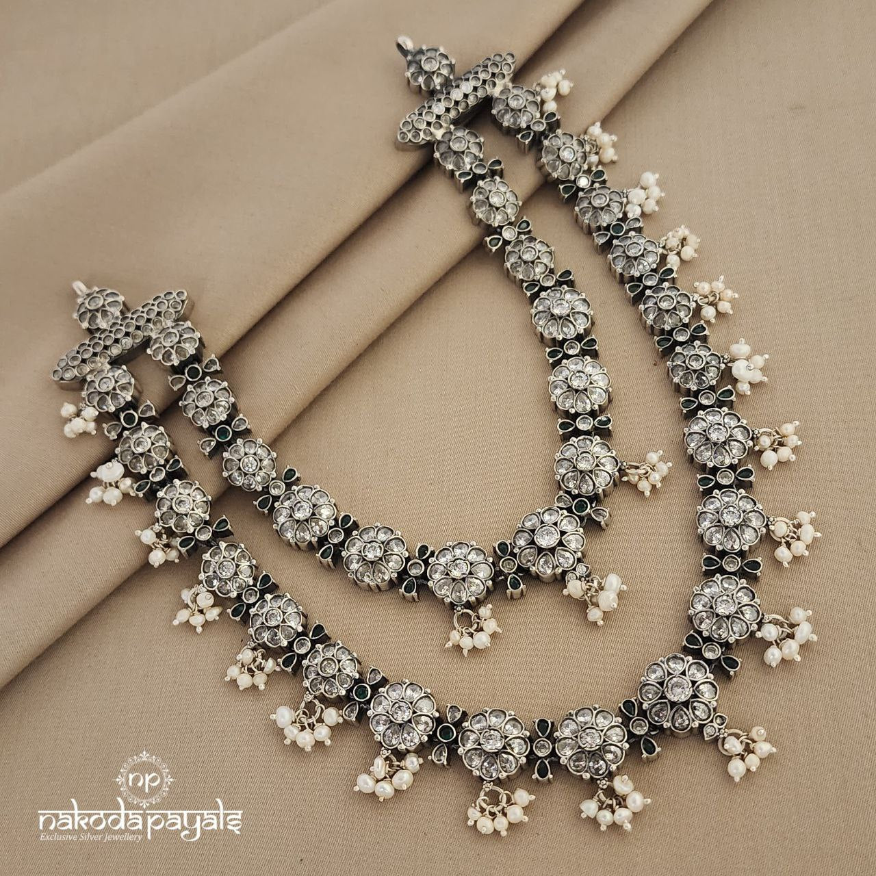 Double Layered White Floral Neckpiece (N8699)