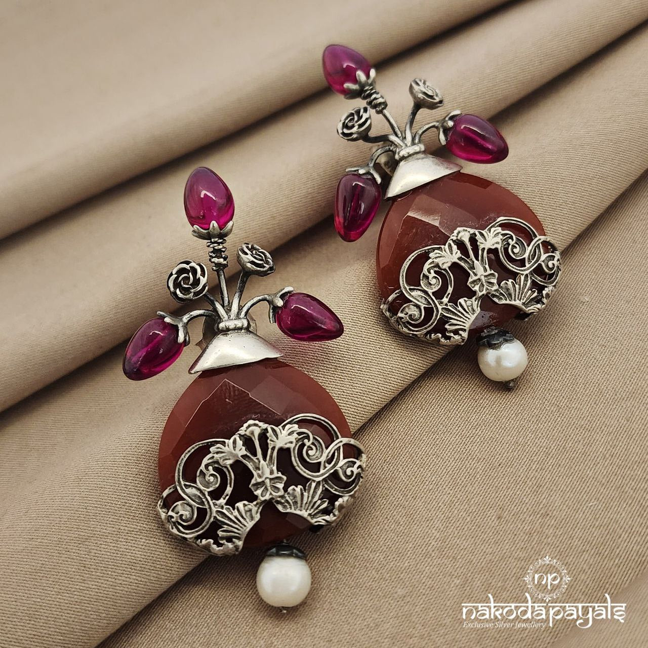 Resplendent Vase Chandbali (C7414)