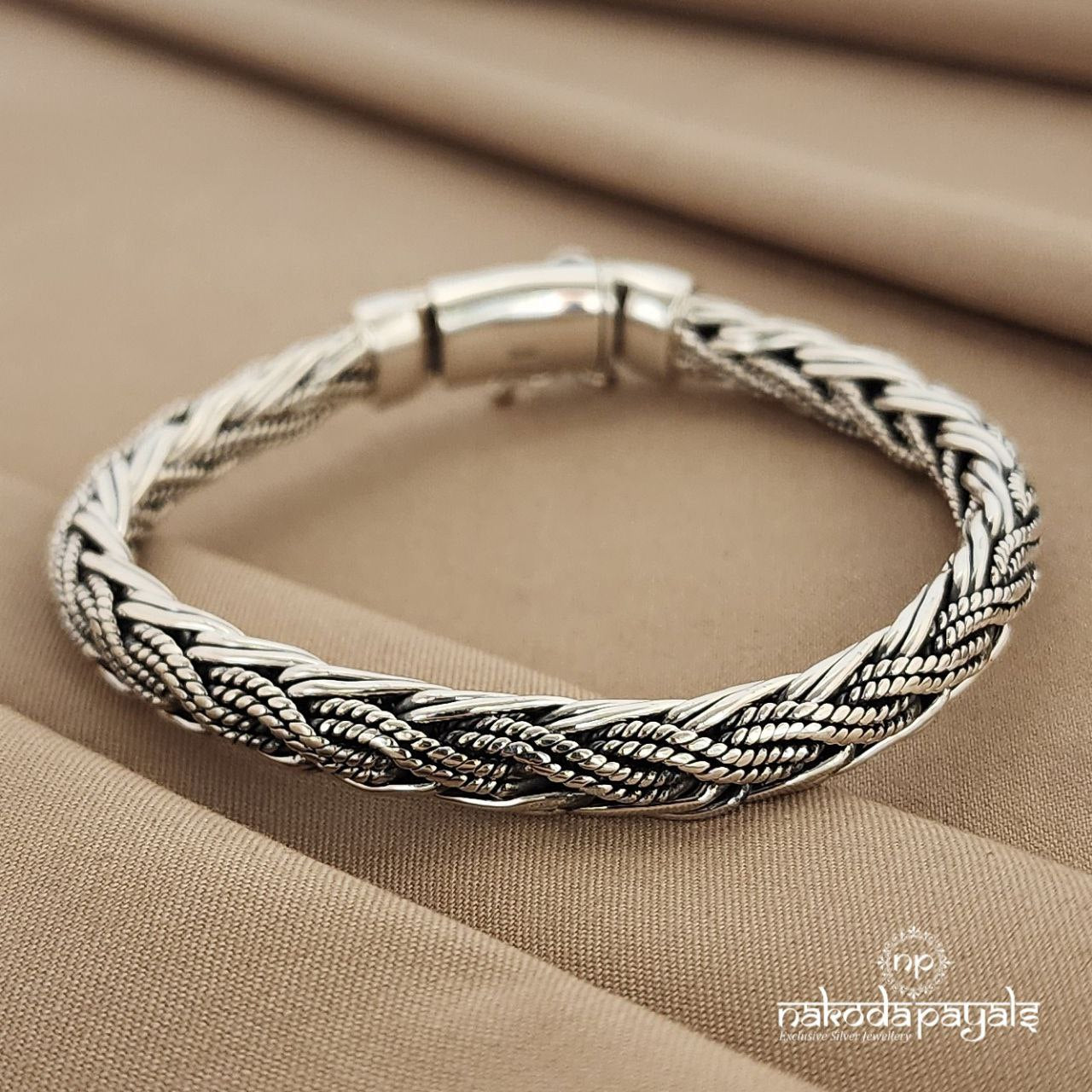 Well Built Braided Bracelet(MC0742)