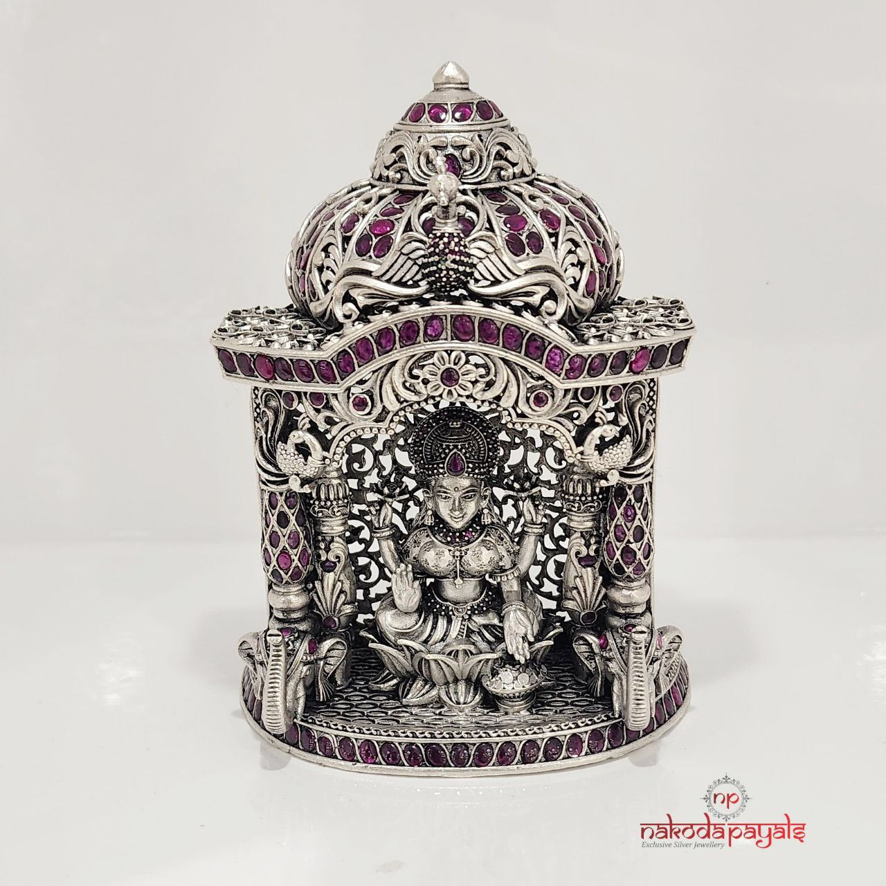 Precisely Defined Lakshmi In Temple (Aa0582)