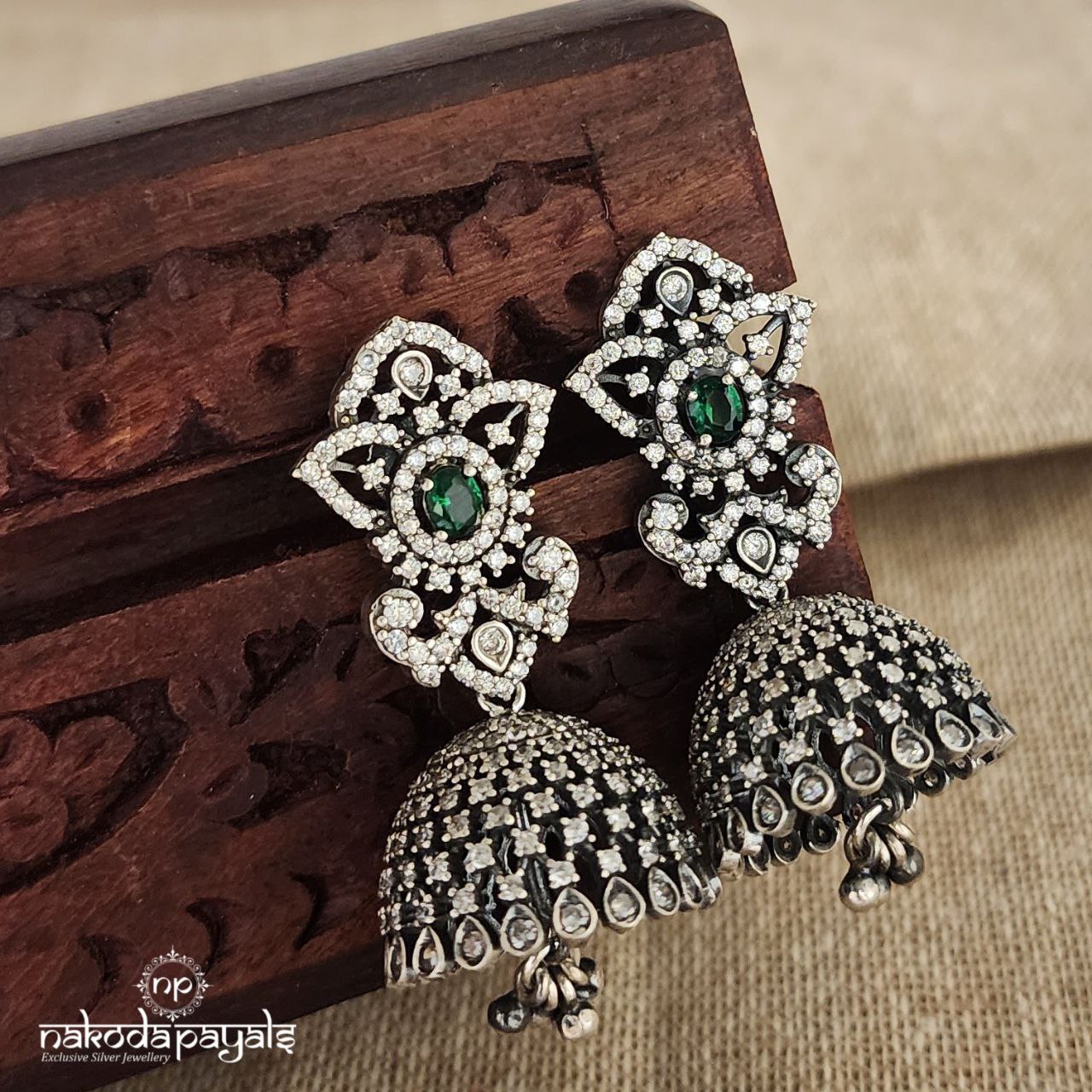 Ravishing Green Jhumka (J5139)