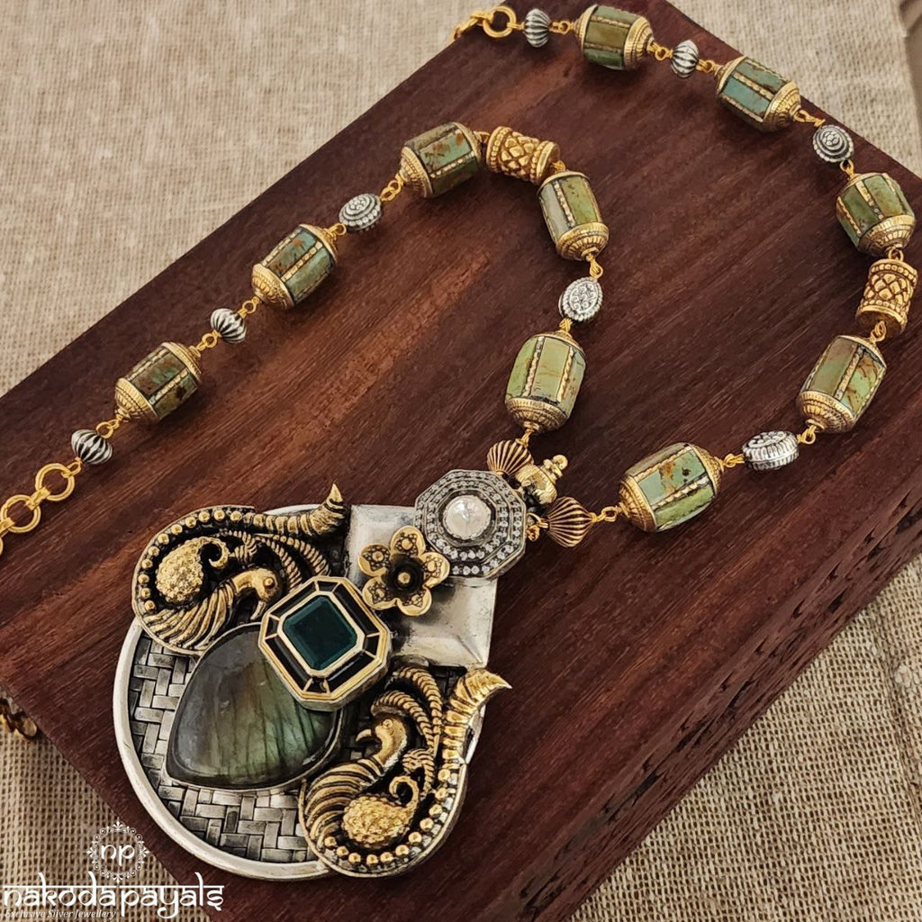 Vintage cylindrical Beads neckpiece (N8779)