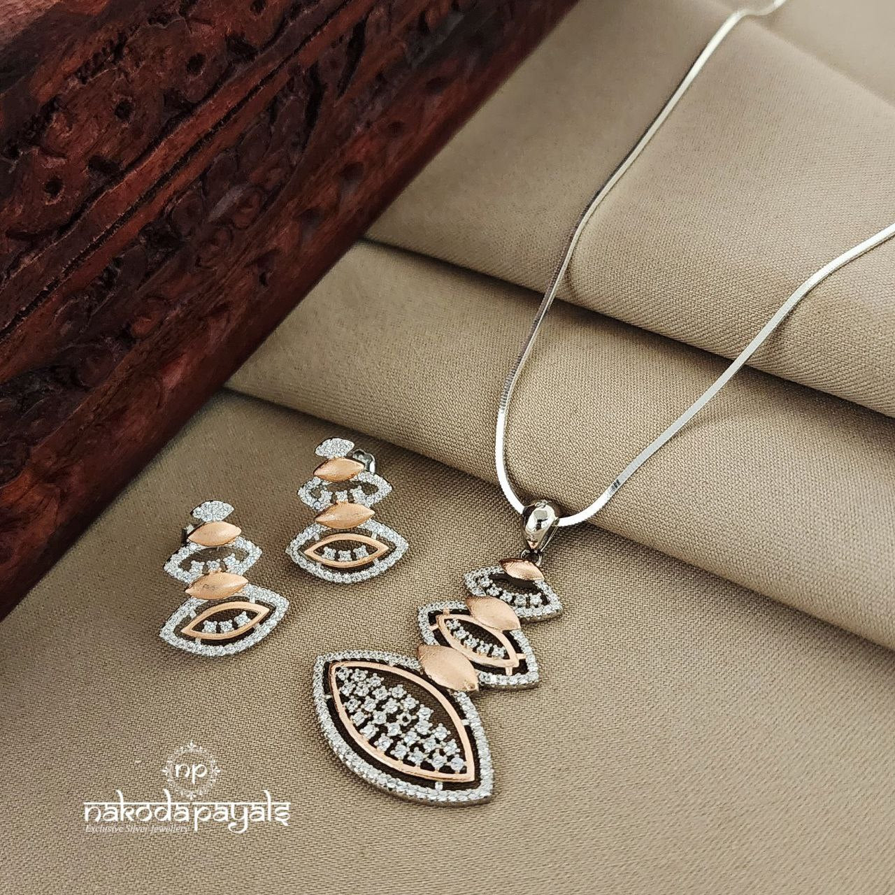 Sequential Dual Tone Pendant Set (ST2032)