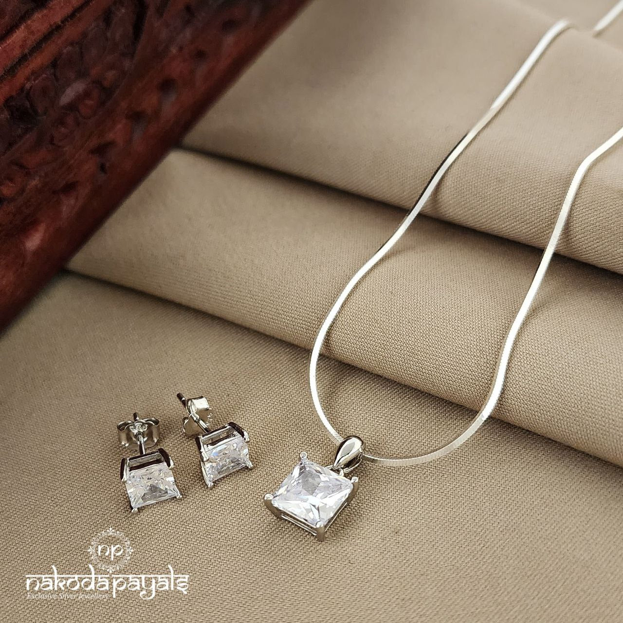 Pleasing Squared Pendant Set (ST2040)