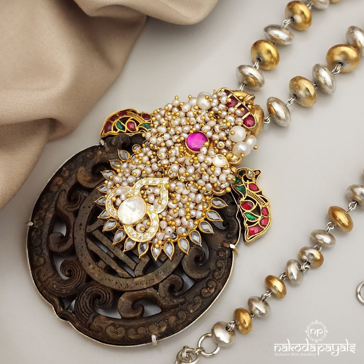 Statement Brown Stone Kundan Neckpiece (N8788)