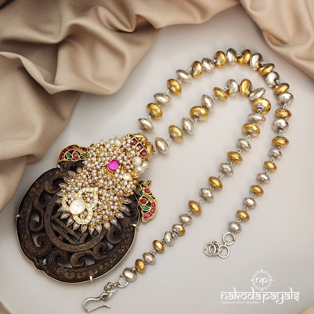 Statement Brown Stone Kundan Neckpiece (N8788)