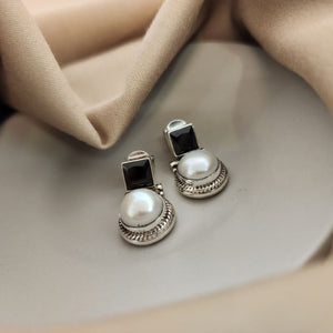 Stone and Pearl Studs (S8640) Variants Listed