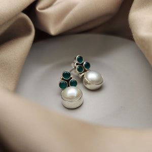 Pearl and Stone Studs (S8690a) Variants Listed