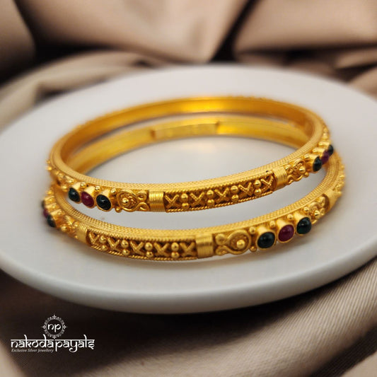 Curved Bangle Pair (GK2416) Variance Listed