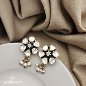 Cutesy Floral Moissanite Studs (GE6613)
