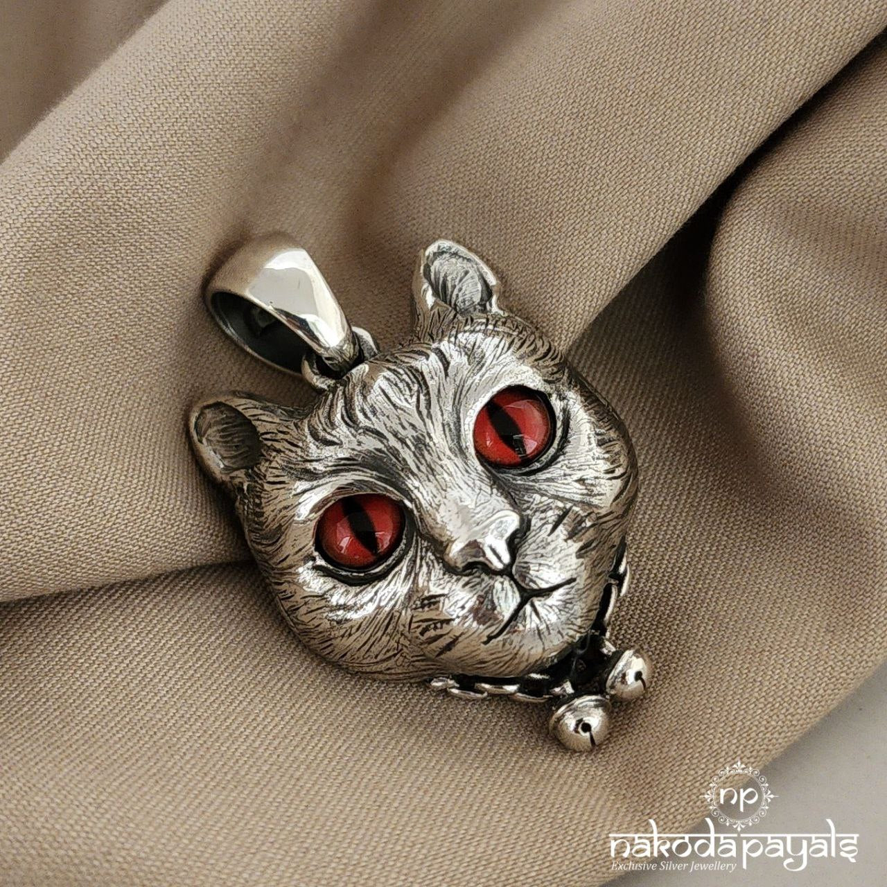 Glass Eyed Cat Pendant (ST2118)